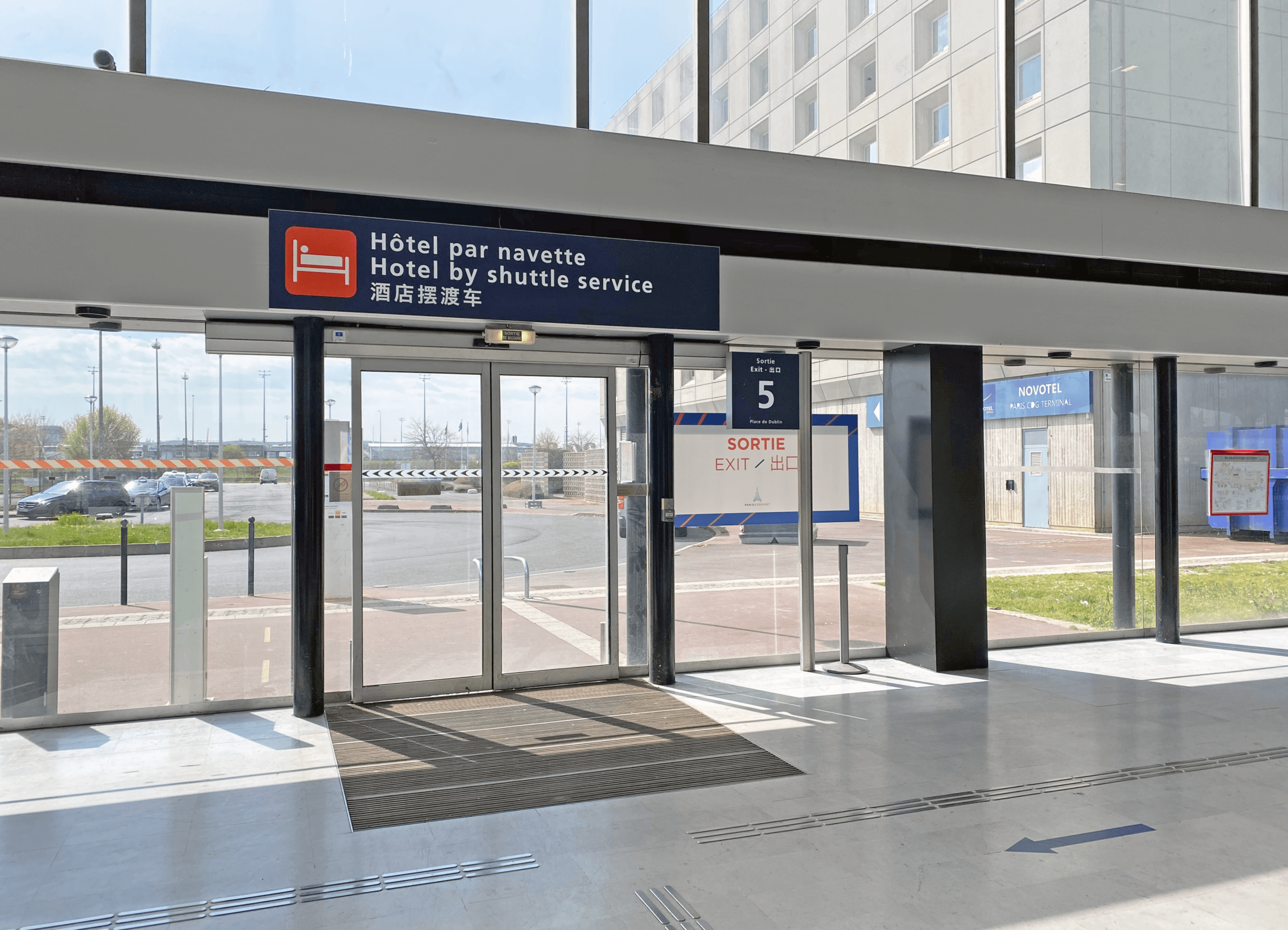 Charles de Gaulle airport (CDG) Paris transfers with 5 services